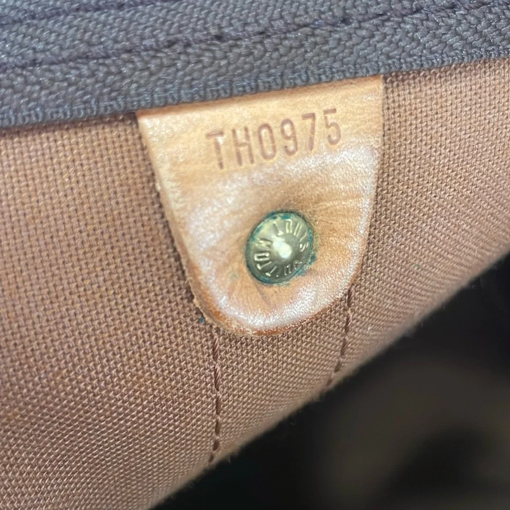 Louis Vuitton Bandouliere Keepall 55 Travel Bag.